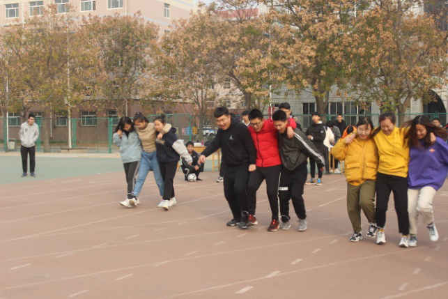 植物保护学院举办“三走”主题活动之大学生趣味运动会 (1).jpg